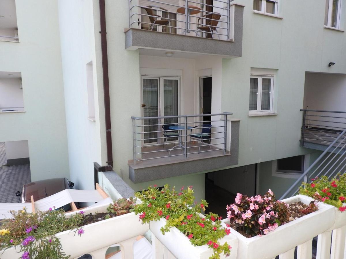 Ruza&Nikolina "1" Apartmani - Baška Voda Екстериор снимка