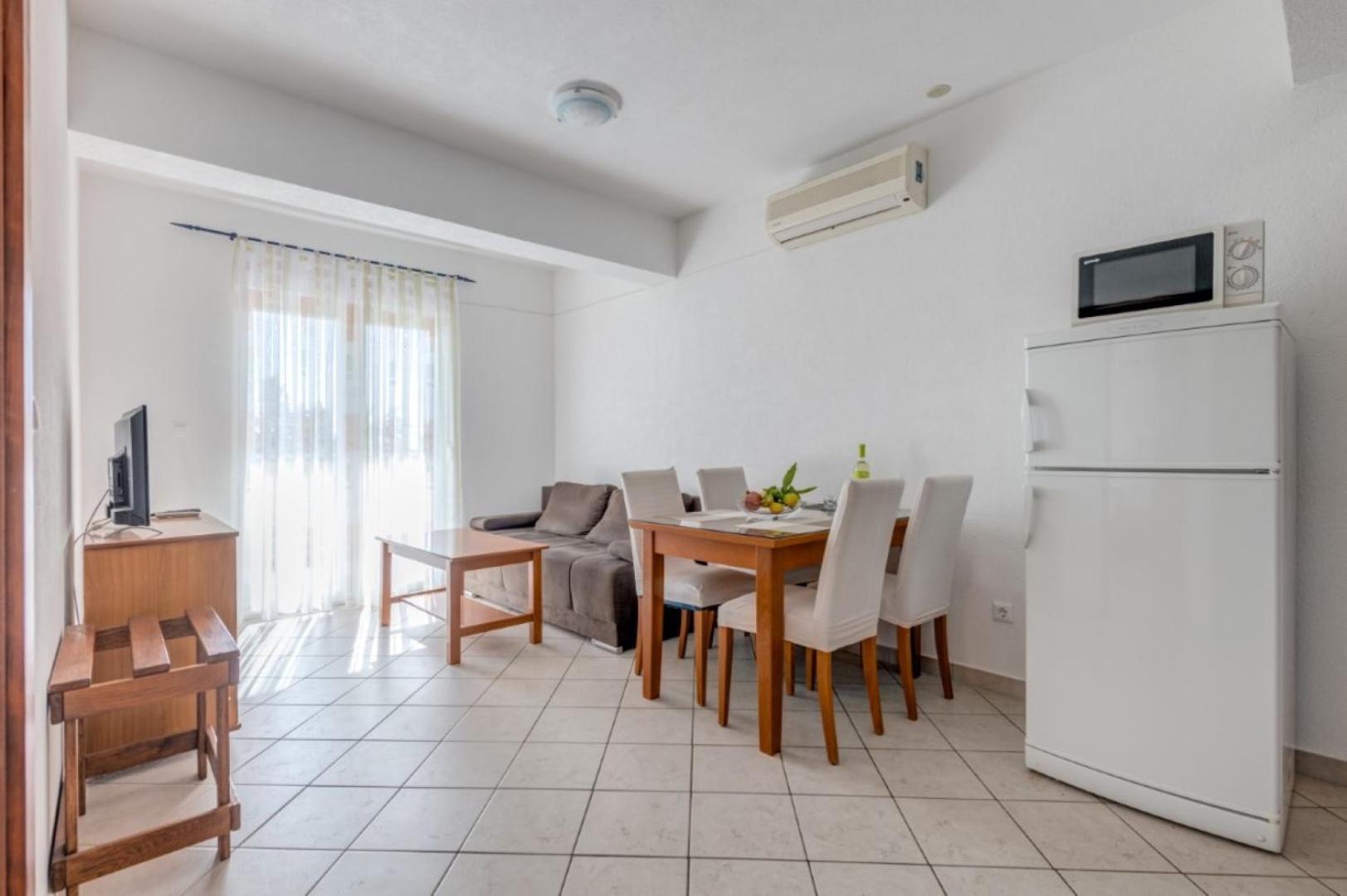Ruza&Nikolina "1" Apartmani - Baška Voda Екстериор снимка