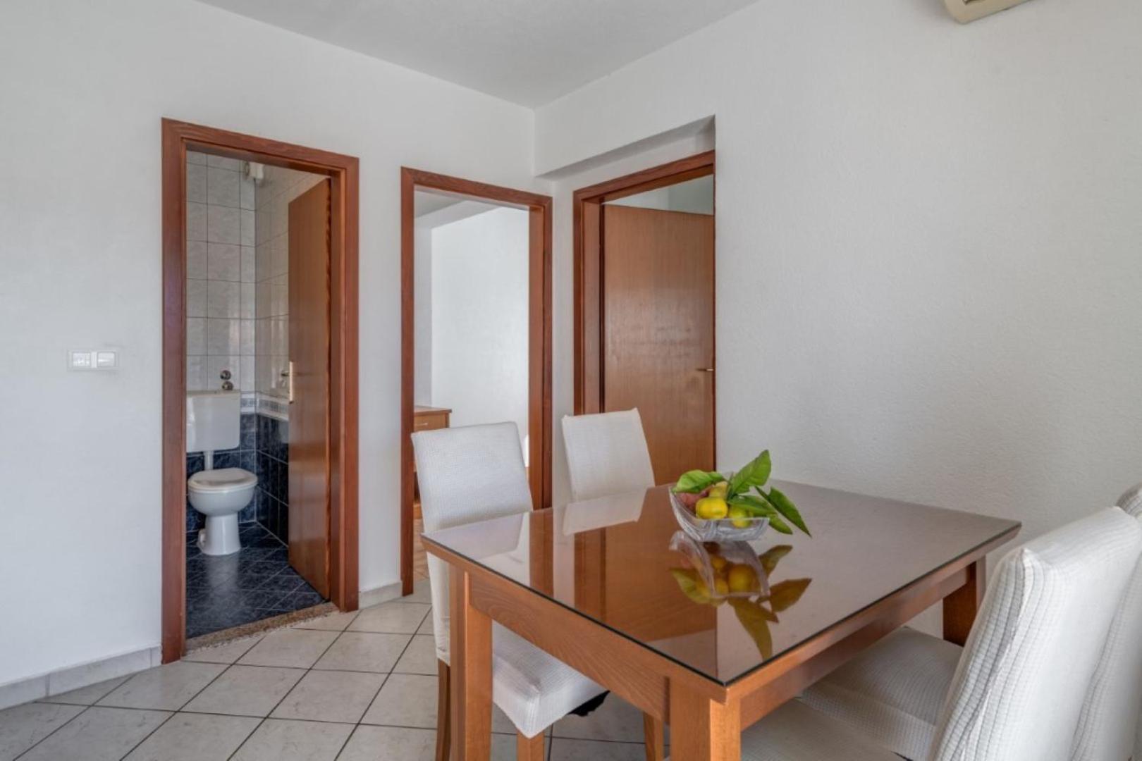 Ruza&Nikolina "1" Apartmani - Baška Voda Екстериор снимка