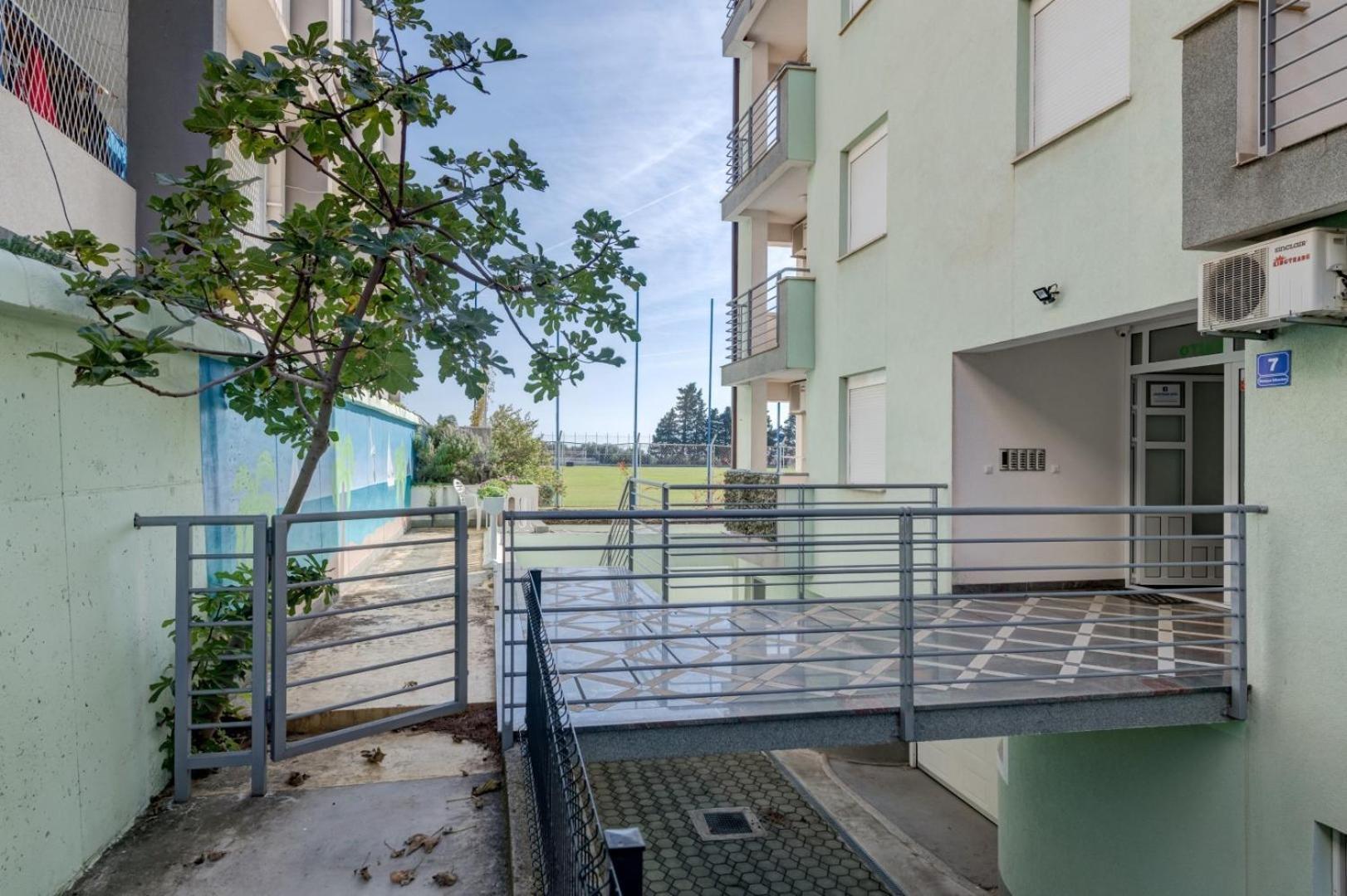 Ruza&Nikolina "1" Apartmani - Baška Voda Екстериор снимка