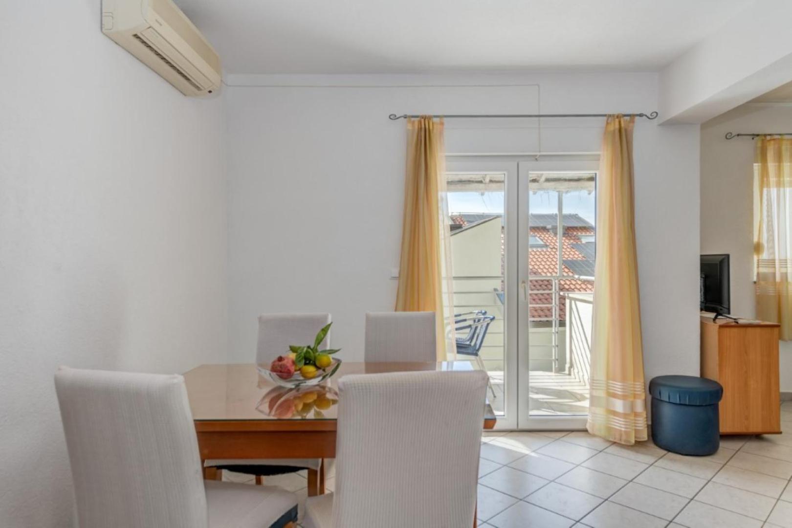 Ruza&Nikolina "1" Apartmani - Baška Voda Екстериор снимка