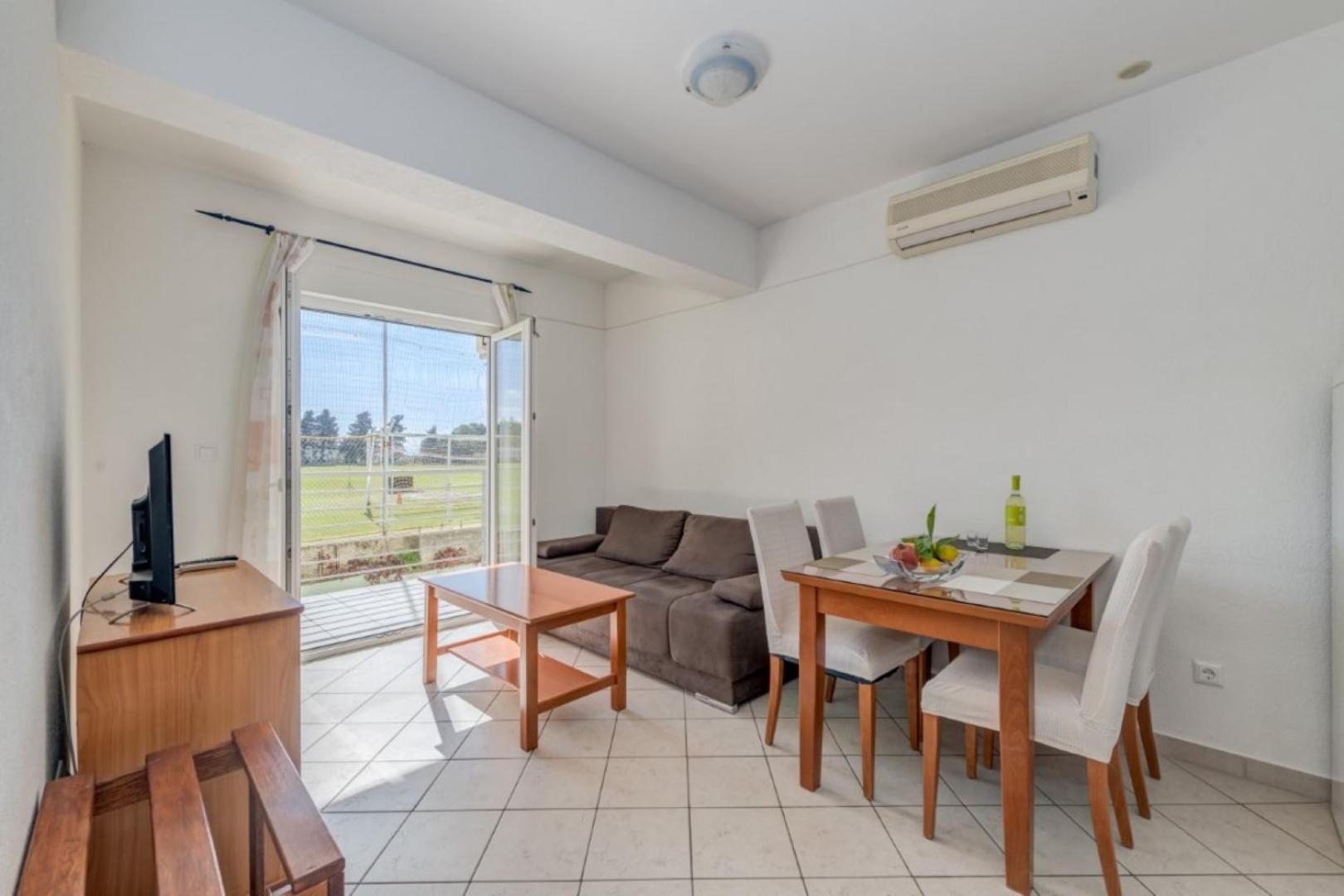 Ruza&Nikolina "1" Apartmani - Baška Voda Екстериор снимка