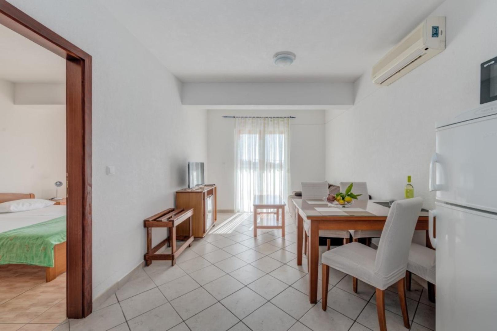 Ruza&Nikolina "1" Apartmani - Baška Voda Екстериор снимка