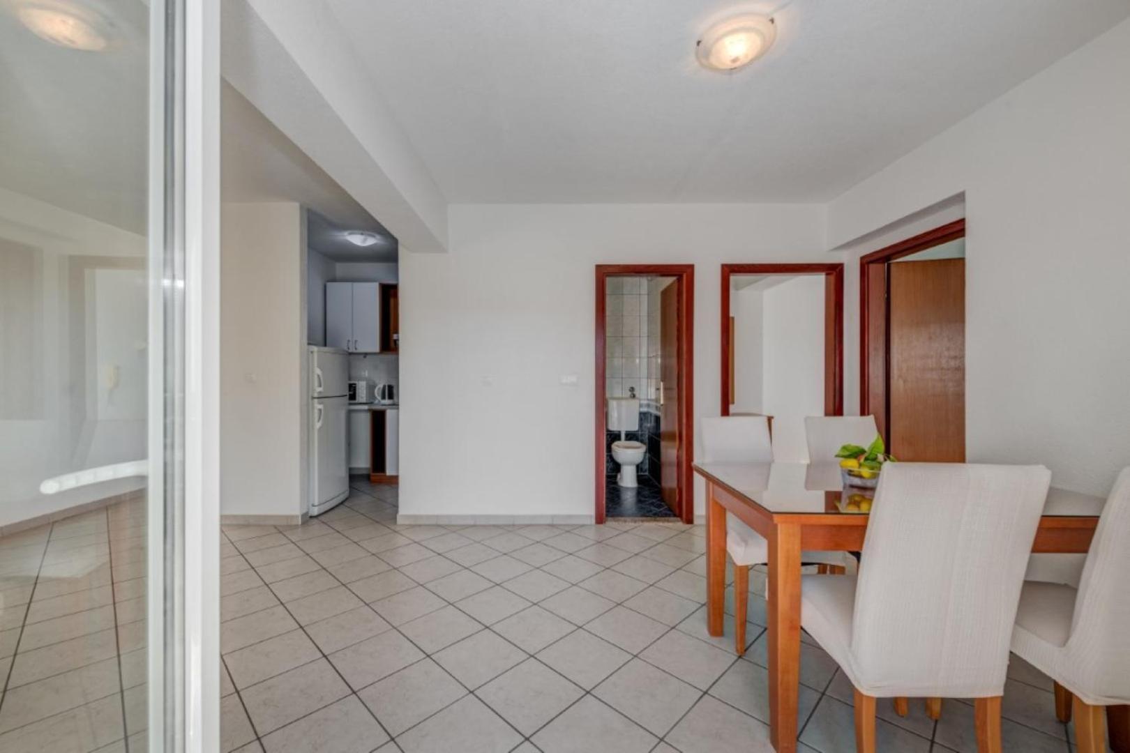 Ruza&Nikolina "1" Apartmani - Baška Voda Екстериор снимка