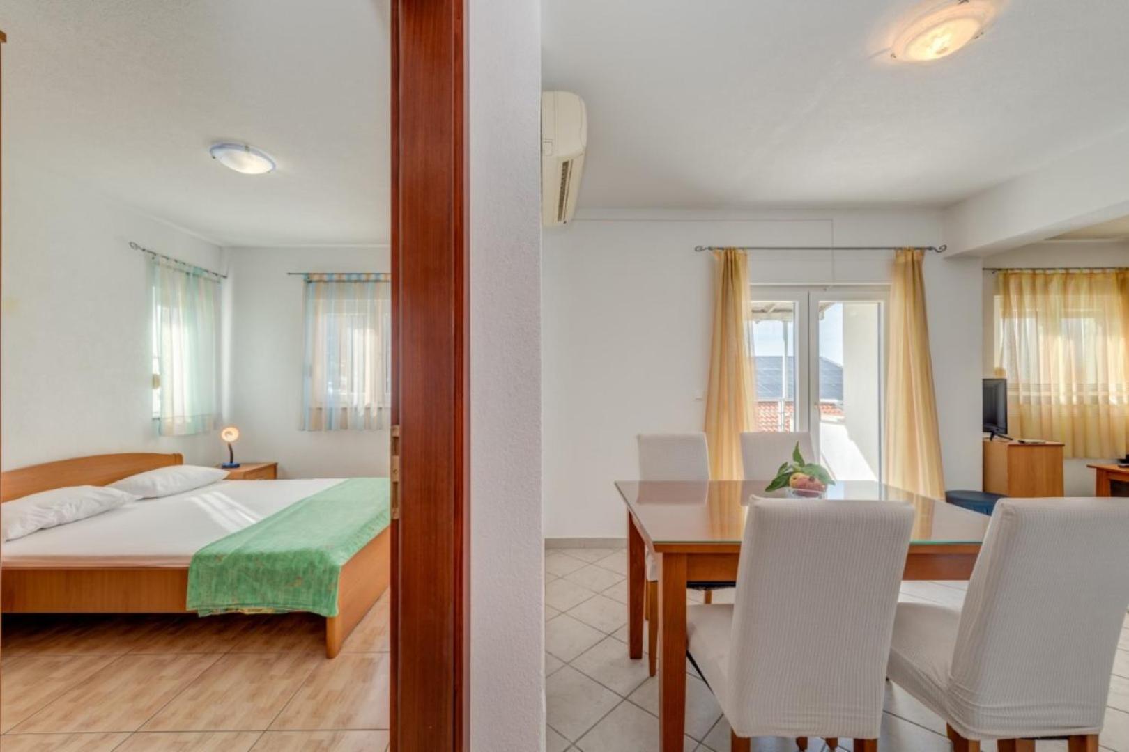 Ruza&Nikolina "1" Apartmani - Baška Voda Екстериор снимка