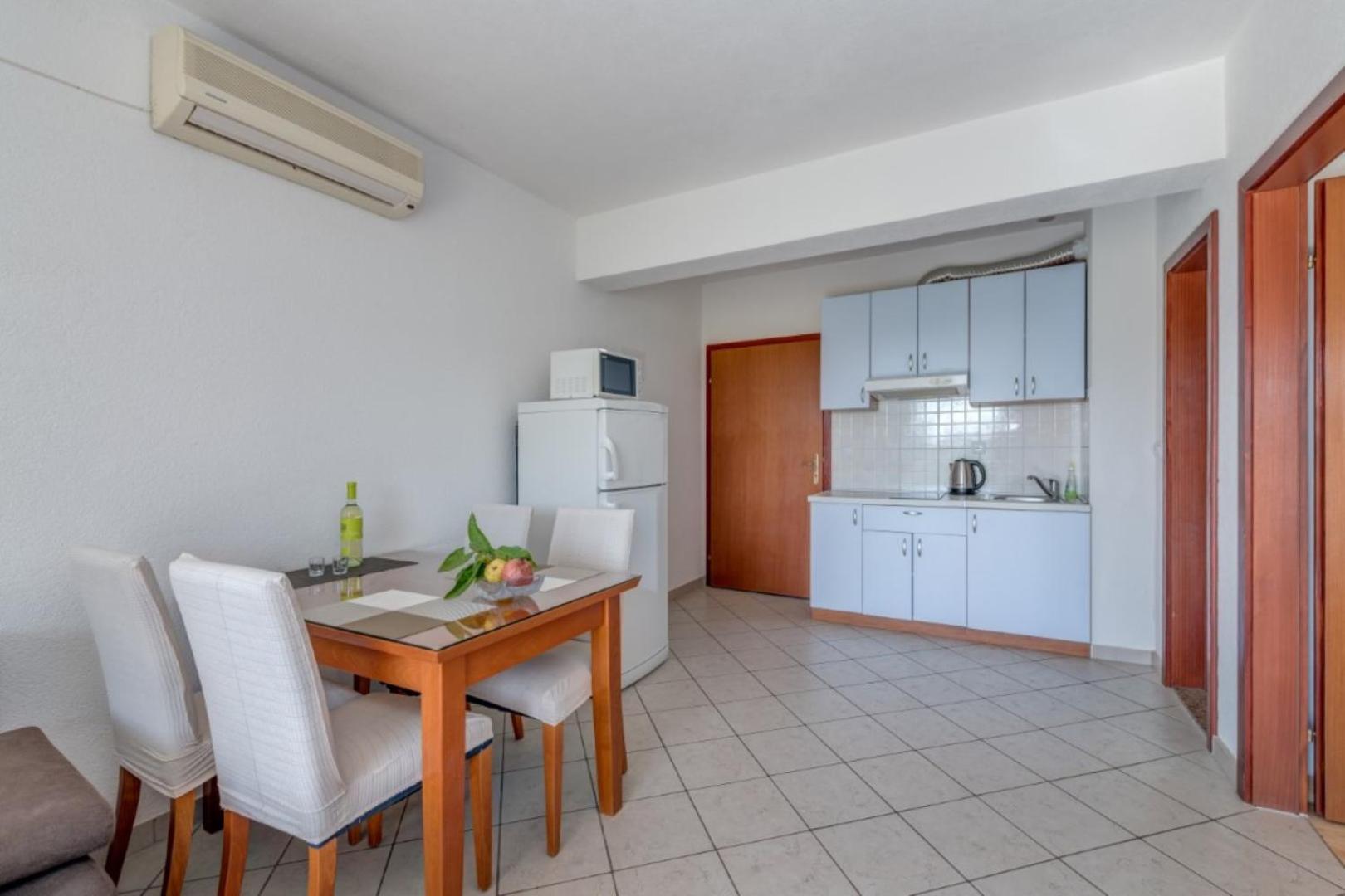 Ruza&Nikolina "1" Apartmani - Baška Voda Екстериор снимка